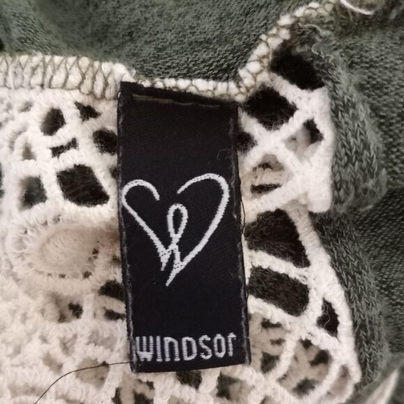 WINDSOR ARMY GREEN HOODIE W/CROCHET BACK SZ. M/L EUC - Picture 4 of 4